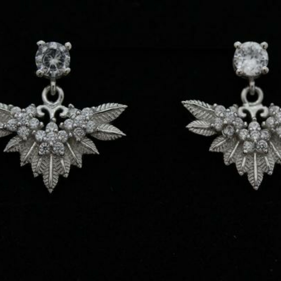 Leaf Pendant Set - Picture 3 of 3